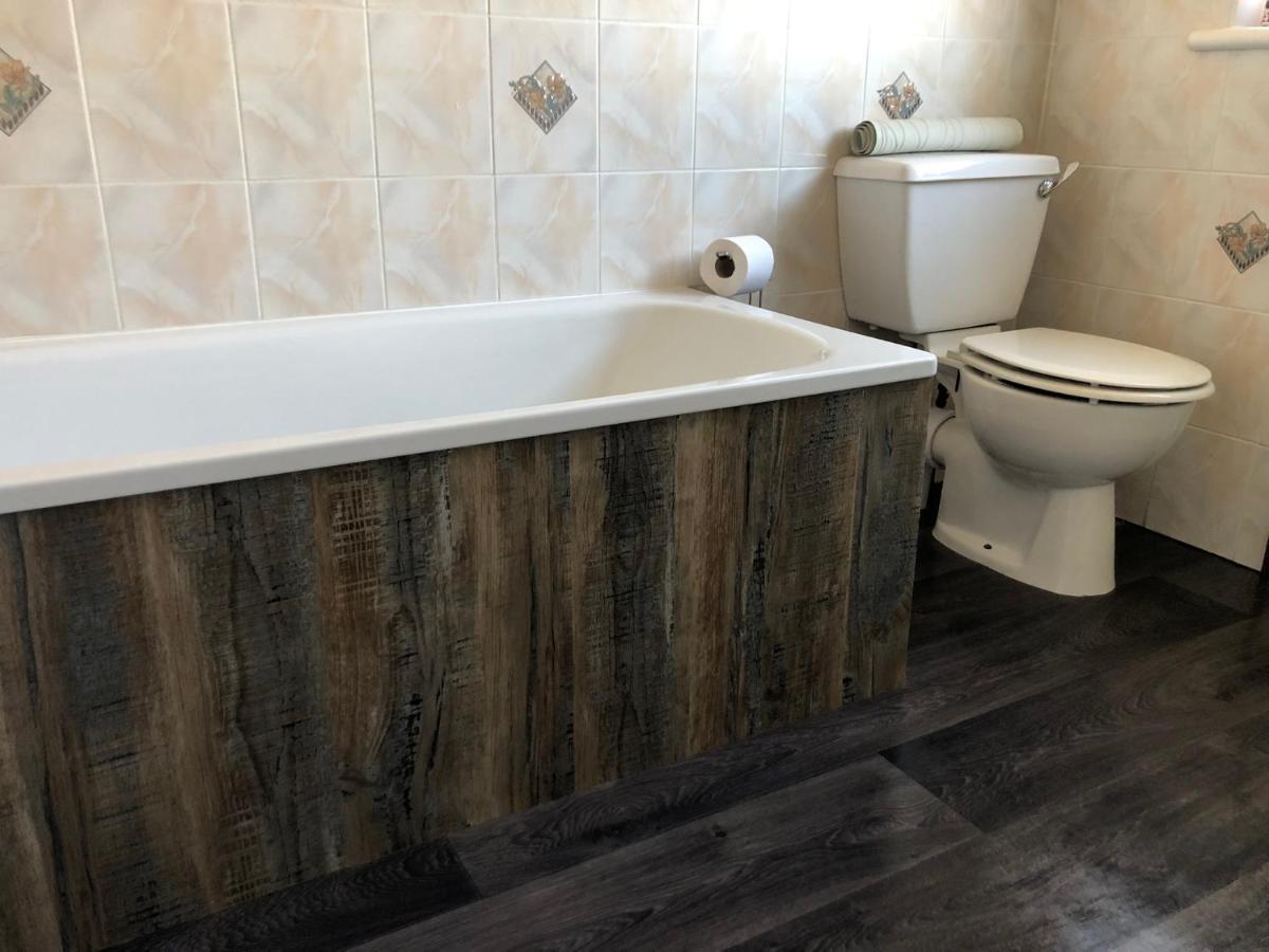 Moneydarragh Cottage With Uninterrupted Mountain And Sea Views- Hot Tub Available For Hire 安纳隆 外观 照片